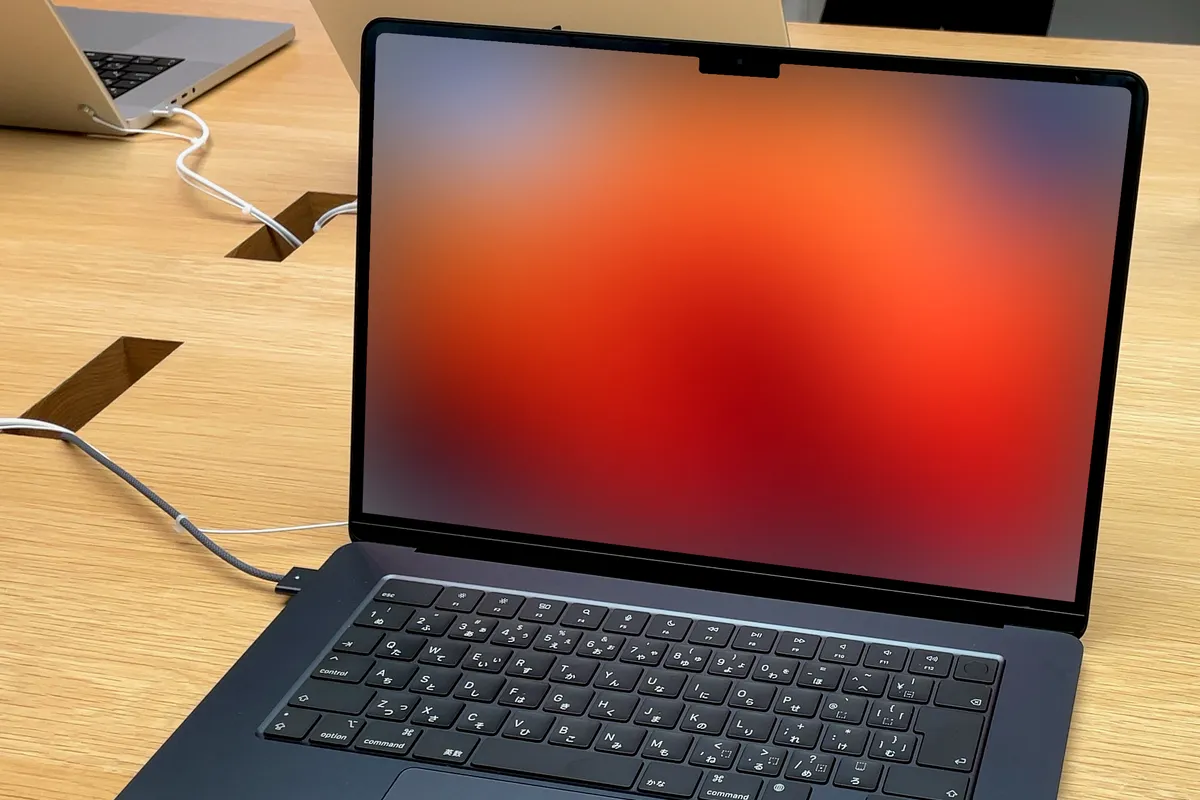 Apple u problemima: MacBook Air kasni mjesec dana