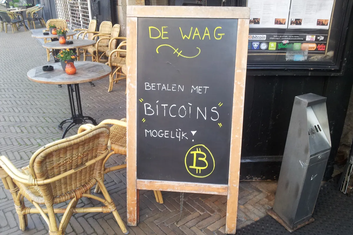 Bitcoin raste prema 64.000 dolara dok rekordni pad čipova u Koreji zaobilazi kripto