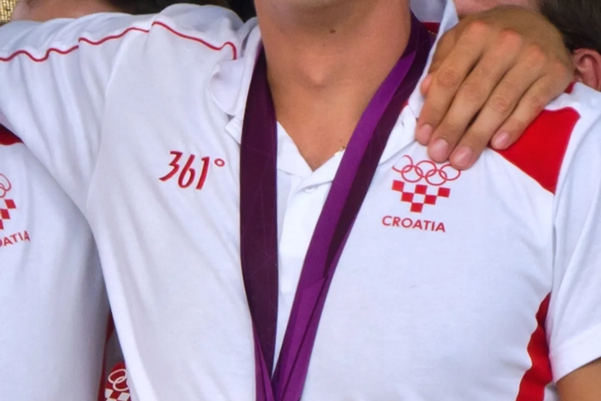 Hrvatski četverac uvjerljivo u finale EP-a, Sinkovići izborili polufinale dvojca na pariće