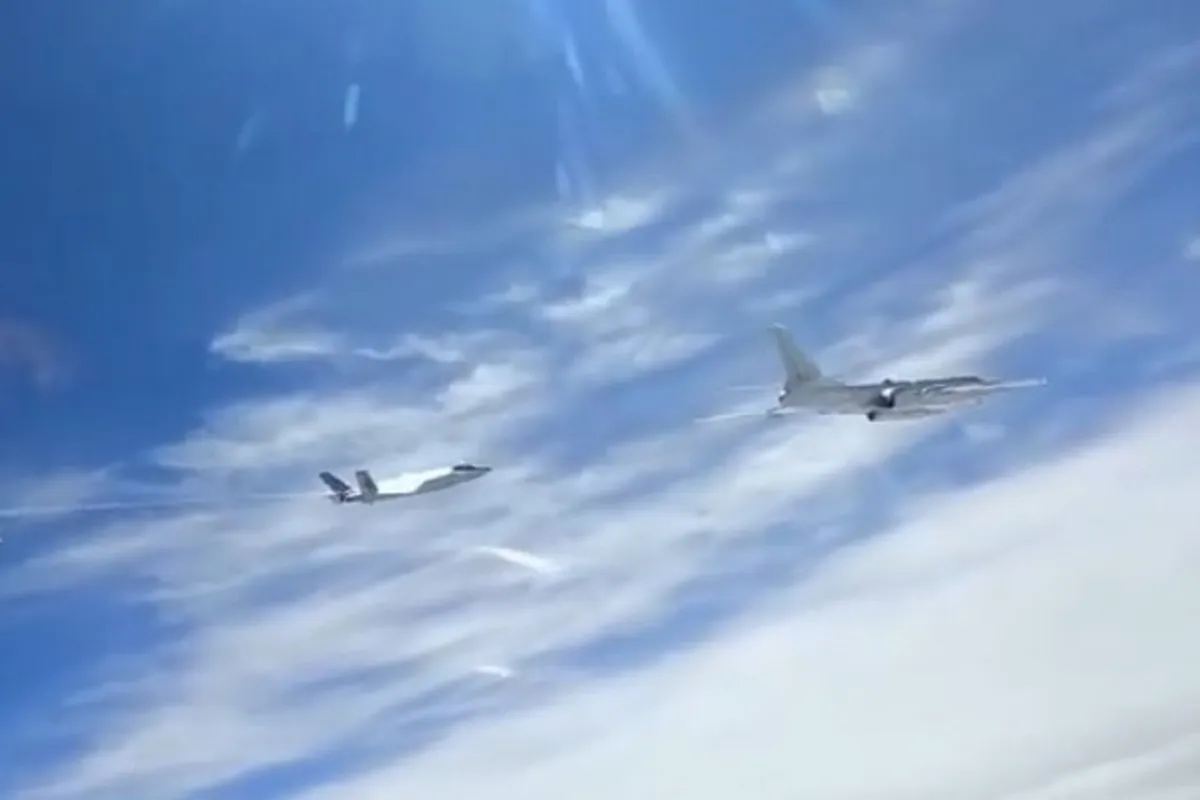 China zeigt erstmals ihren nuklearen Luftwaffenarsenal