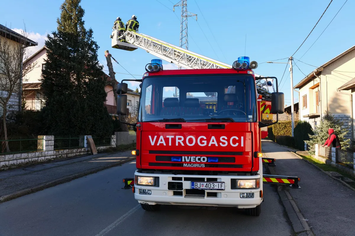 Krk-Feuerwehr löscht Brand in Njivice