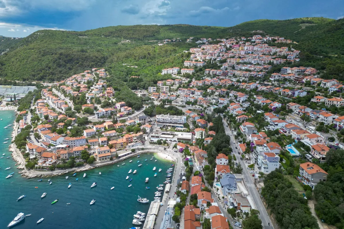 Mladi hrvatski vaterpolisti i vaterpolistice ostvarili uvjerljive pobjede