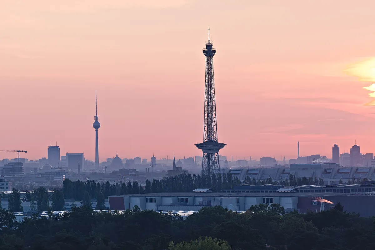Napad vozilom na Paradu ponosa u Berlinu: Jedna osoba poginula, 16 ozlijeđenih
