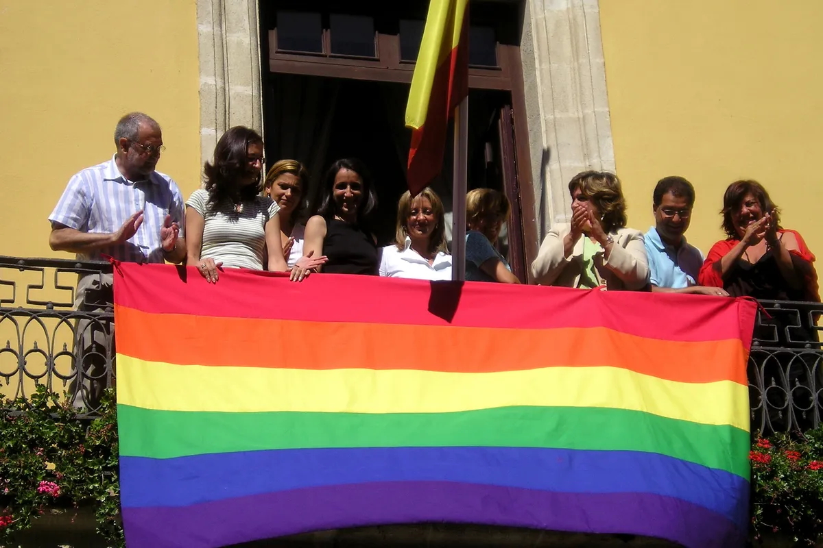 Ružičasti dres Srbije i društvene podjele