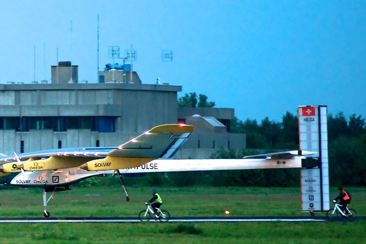 Solar Impulse 2: Kako je solarni zrakoplov obletio Zemlju bez kapi goriva