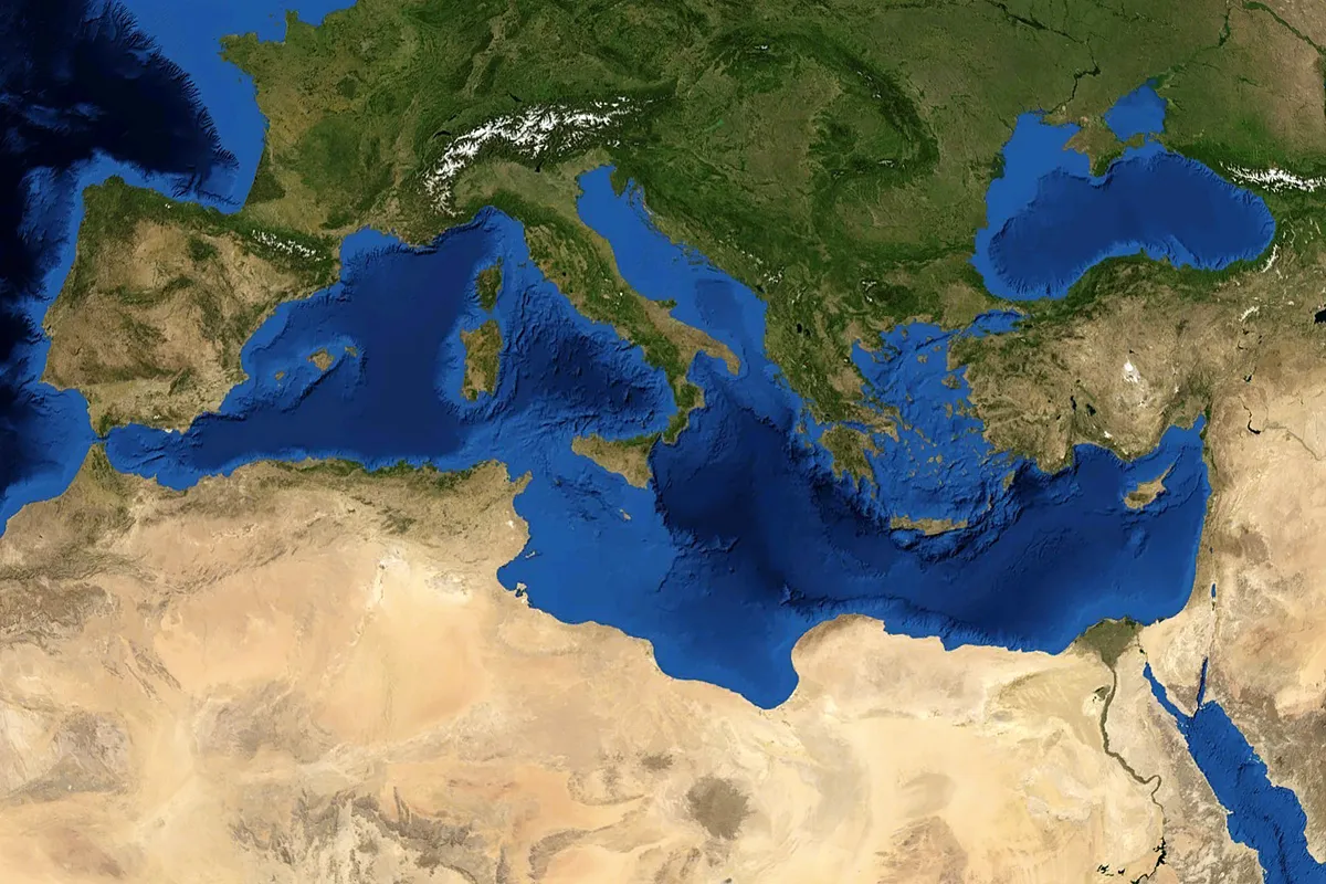 Vrućine tjeraju turiste na sjever Europe, ali Mediteran se još ne predaje