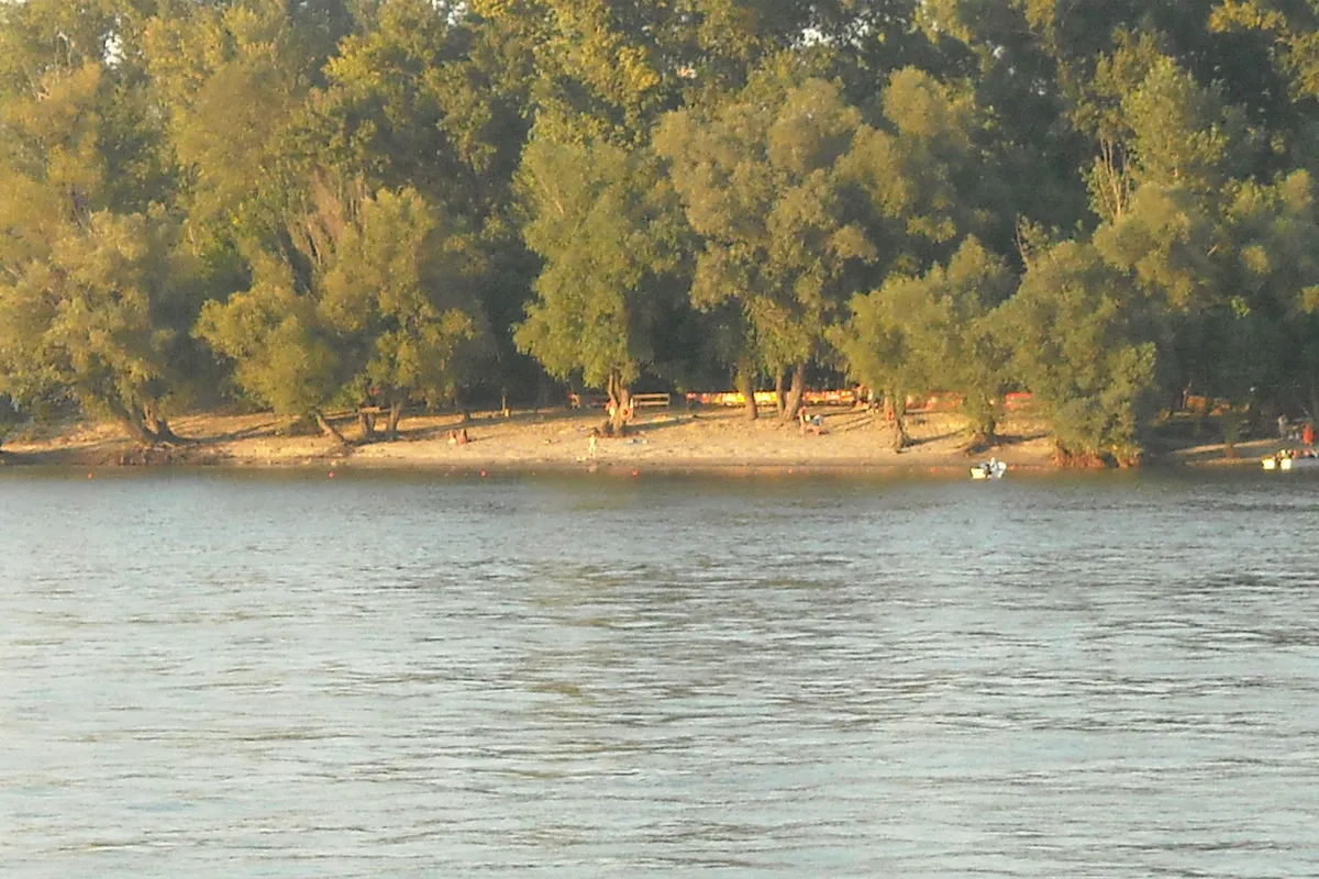 Vukovar Sandbar: Sandy Island on the Danube Becomes the Ultimate Heatwave Escape
