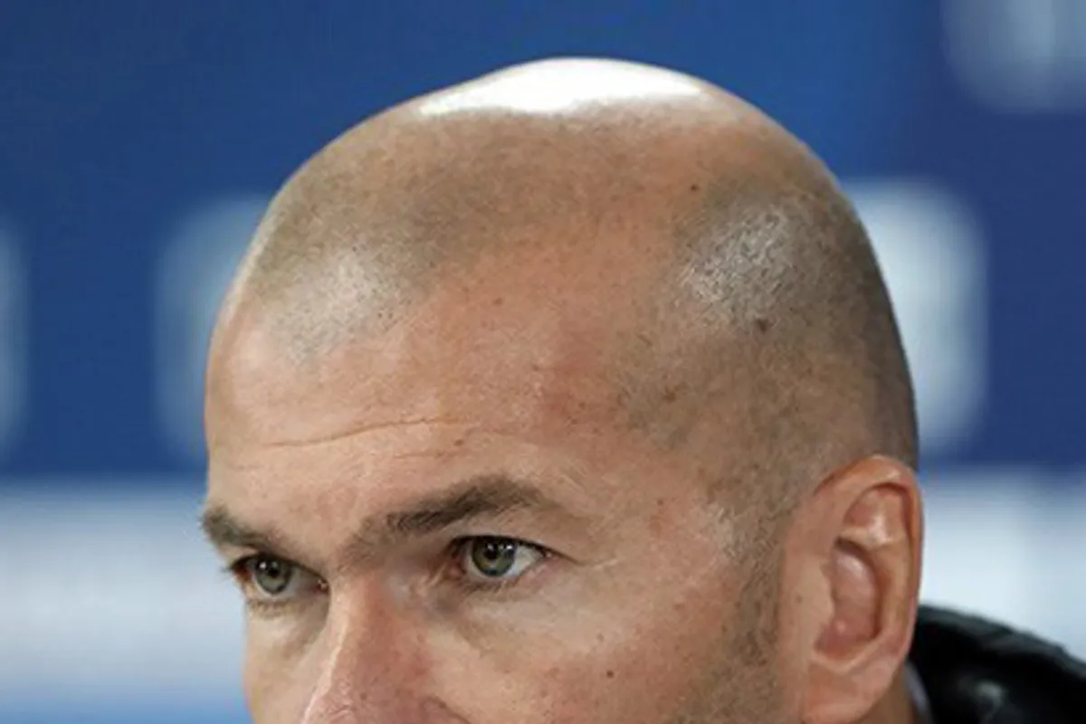 Zidane je udario glavom u prsa slavnog nogometaša